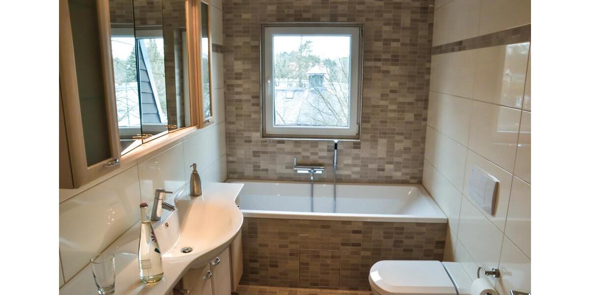 Dachgeschoßwohnung Berlin Charlottenburg-Wilmersdorf - 3 Zimmer, 140 m&sup2;, 2.100&euro; | Angebot:26564450