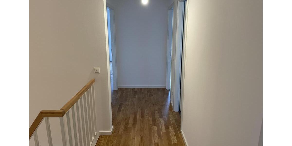 Doppelhaushälfte Schöneiche bei Berlin - 6 Zimmer, 140 m&sup2;, 2.500&euro; | Angebot:23971007