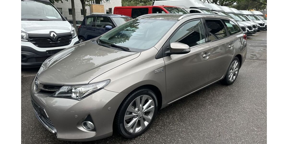 Toyota Auris 150.461 km 9.990 &euro; Berlin 12249