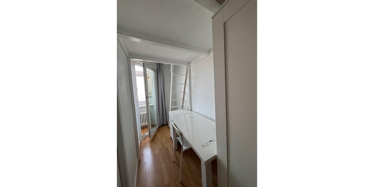 Etagenwohnung Berlin Reinickendorf - 1 Zimmer, 8 m&sup2;, 420&euro; | Angebot:25347569