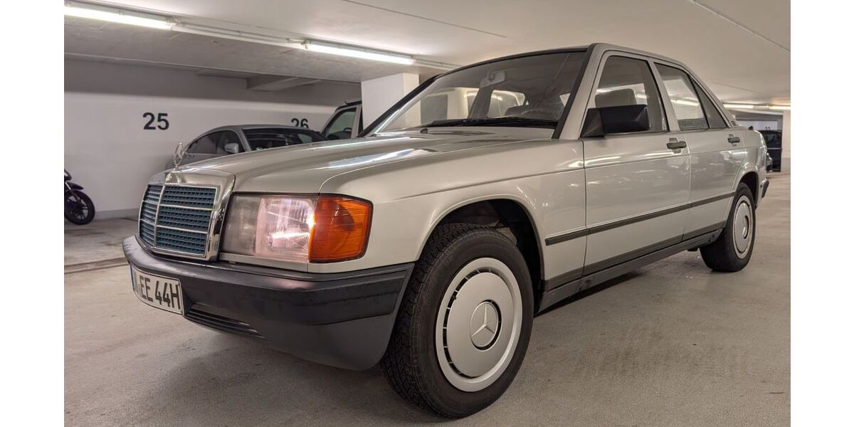 Mercedes-Benz 190 198.000 km 6.450 &euro; Berlin 10969