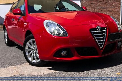 Alfa Romeo Giulietta Turismo*Pano*Schiebe*Sport*SHZ*Tempo* 95.791 km 11.790 € Berlin 13187