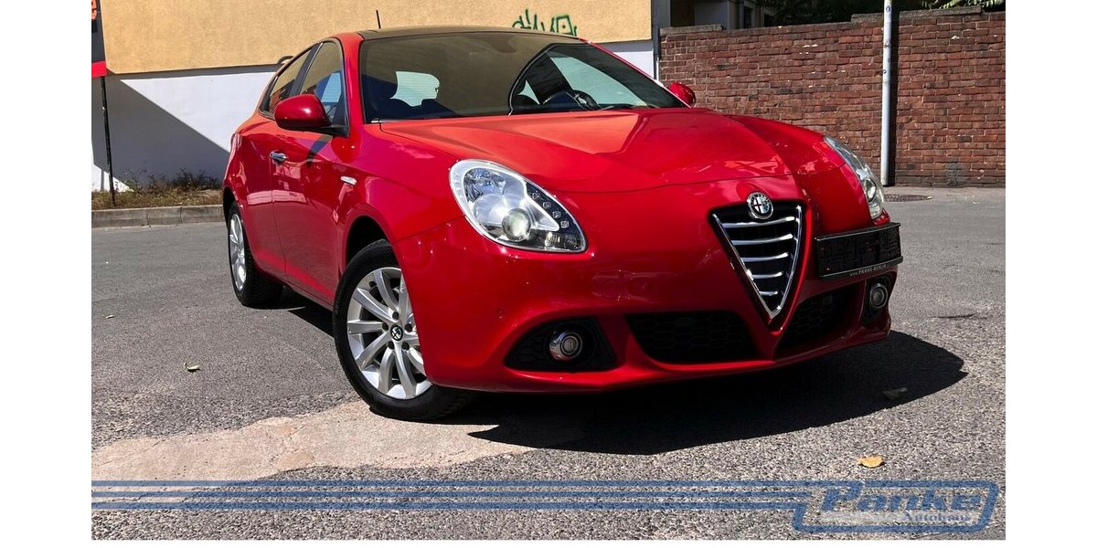 Alfa Romeo Giulietta Turismo*Pano*Schiebe*Sport*SHZ*Tempo* 95.791 km 11.790 € Berlin 13187