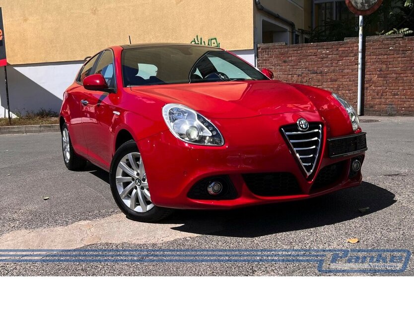 Alfa Romeo Giulietta Turismo*Pano*Schiebe*Sport*SHZ*Tempo* 95.791 km 11.990 € Berlin 13187