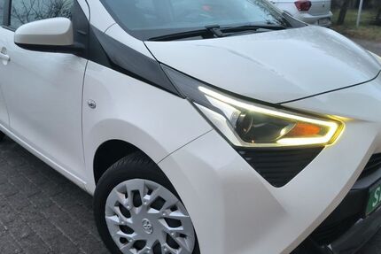 Toyota Aygo (X) 134.000 km 6.990 &euro; Berlin - Schöneberg 10781
