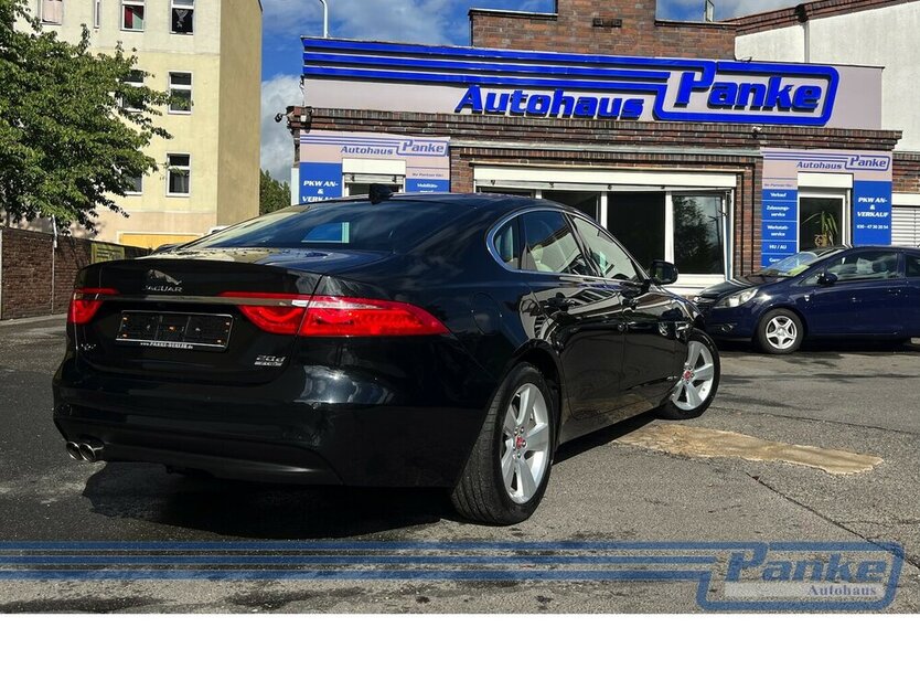 Jaguar XF R-Cam*Car-Play*Holz*AHK*Tempo*Leder* 91.387 km 17.480 € Berlin 13187