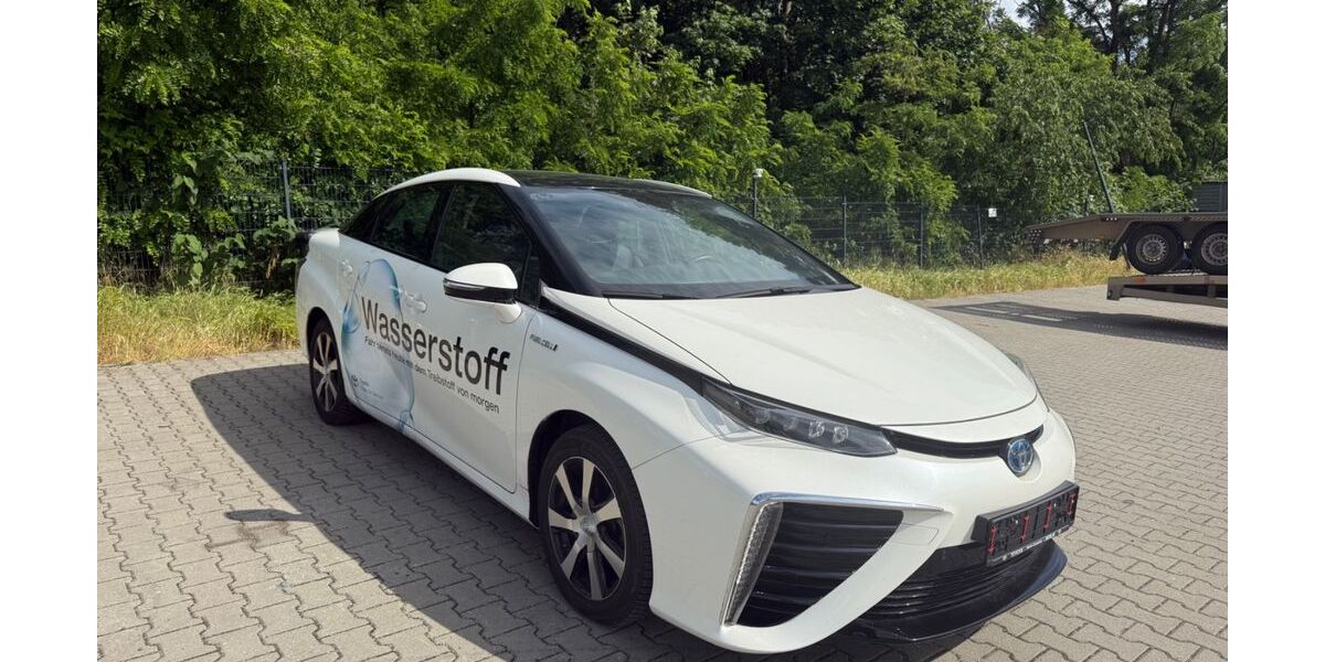 Toyota Mirai 105.000 km 9.700 &euro; Wildau 15745