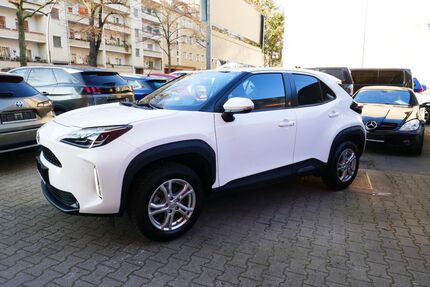 Toyota Yaris 30.232 km 23.950 &euro; Berlin-Tempelhof 12105