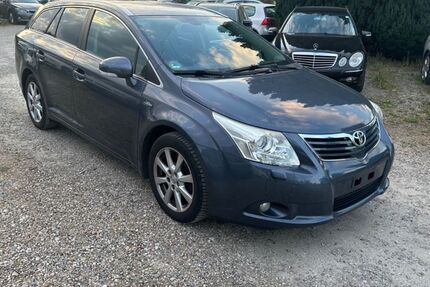 Toyota Avensis 198.000 km 4.990 € Berlin 13127