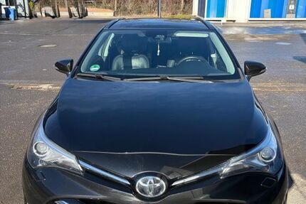 Toyota Avensis 122.013 km 12.500 &euro; Berlin 12619