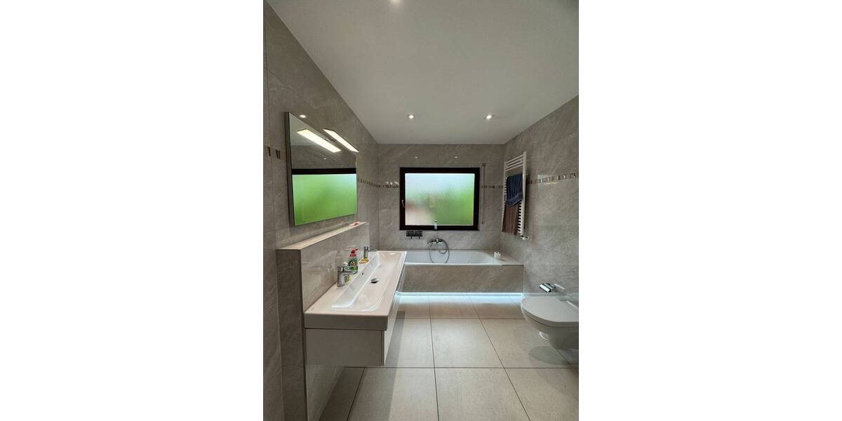 Einfamilienhaus Berlin Kladow - 7 Zimmer, 200 m&sup2;, 2.990&euro; | Angebot:23944546