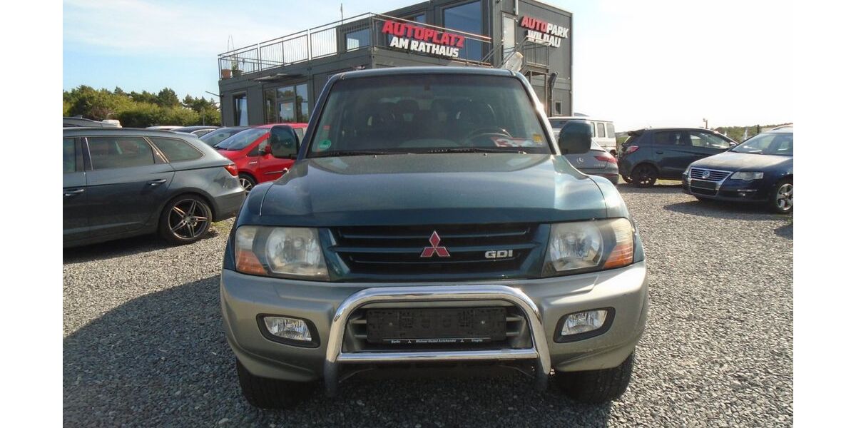 Mitsubishi Pajero 179.000 km 8.950 &euro; Wildau 15745