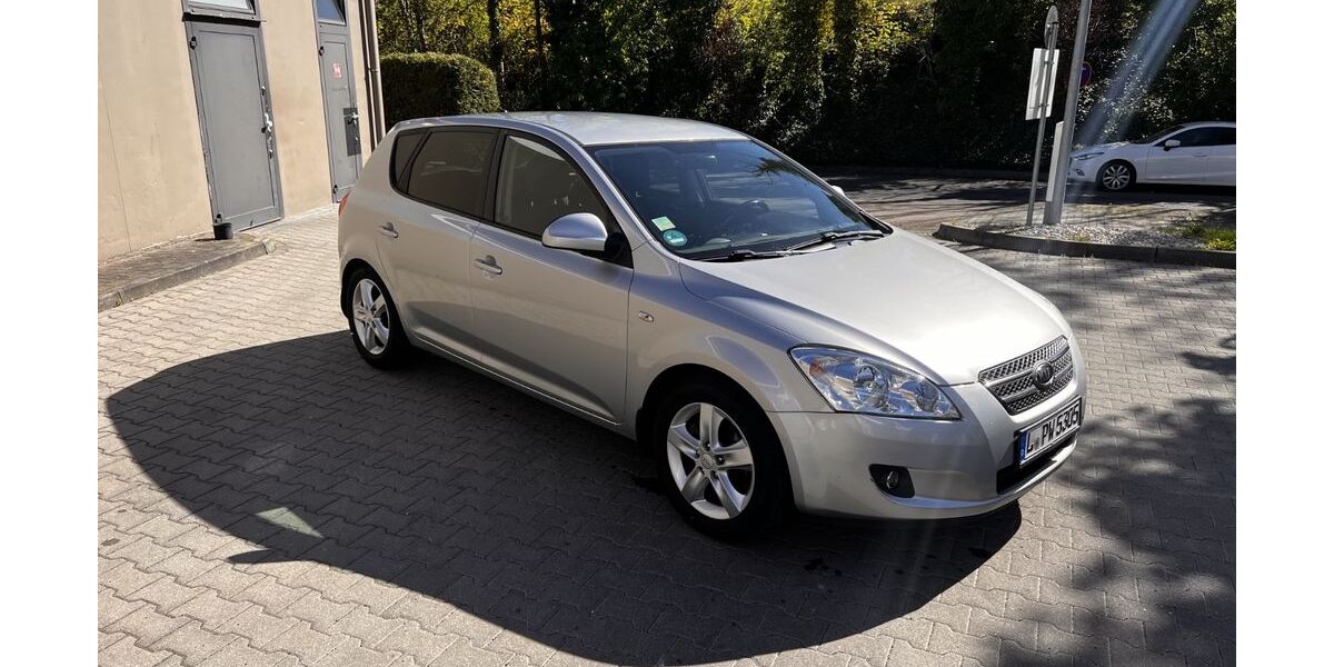 Kia ceed / Ceed 141.000 km 3.250 &euro; Berlin 10439