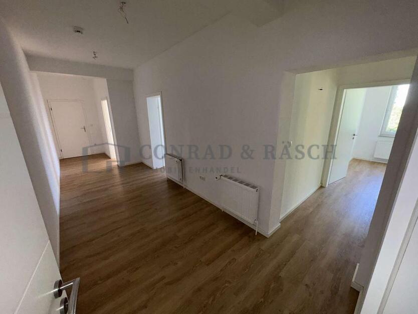 Geräumige 4-Zimmer-Wohnung mit Stellplatz – Ihr neues Zuhause wartet zimmer