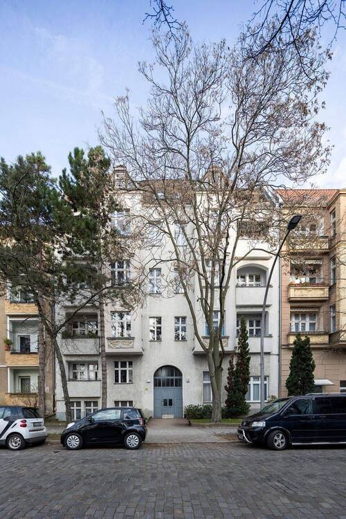 Familienfreundlicher Altbautraum: 3 Zimmer mit sonnigem Balkon - perspektivisch zur Eigennutzung!