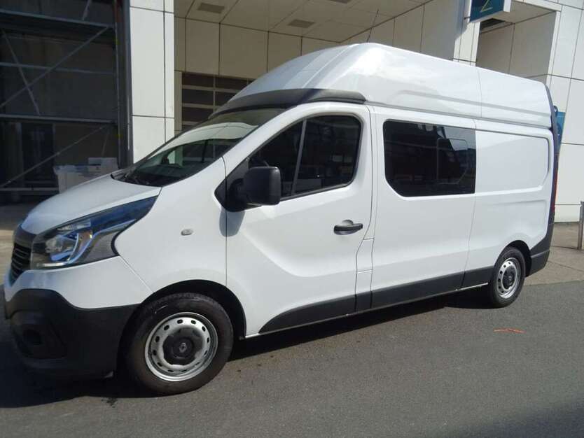 Renault Trafic 97.921 km 18.900 € Berlin 10553