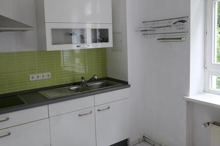 Helle 2 Zimmer-Wohnung mit Balkon & Stellplatz in zentraler Lage