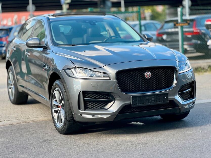 Jaguar F-Pace 288.000 km 12.990 € Berlin 12359