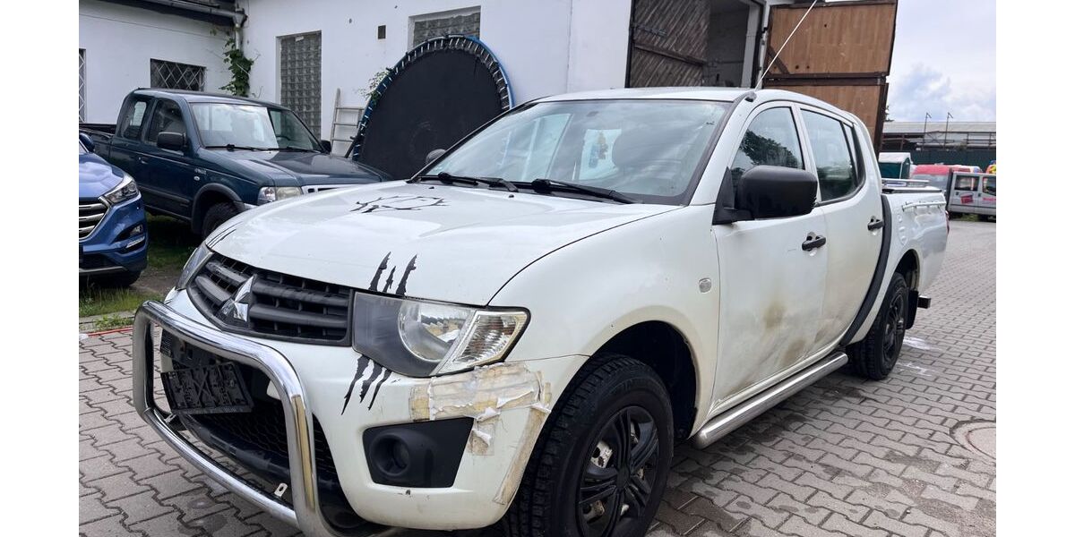 Mitsubishi L200 259.942 km 7.990 &euro; Berlin 14167
