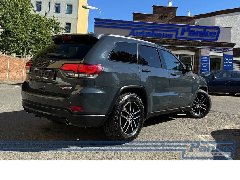 Jeep Grand Cherokee 3.0 CRD Trailhawk 4x4*Pano*AHK*NV 147.855 km 22.990 € Berlin 13187
