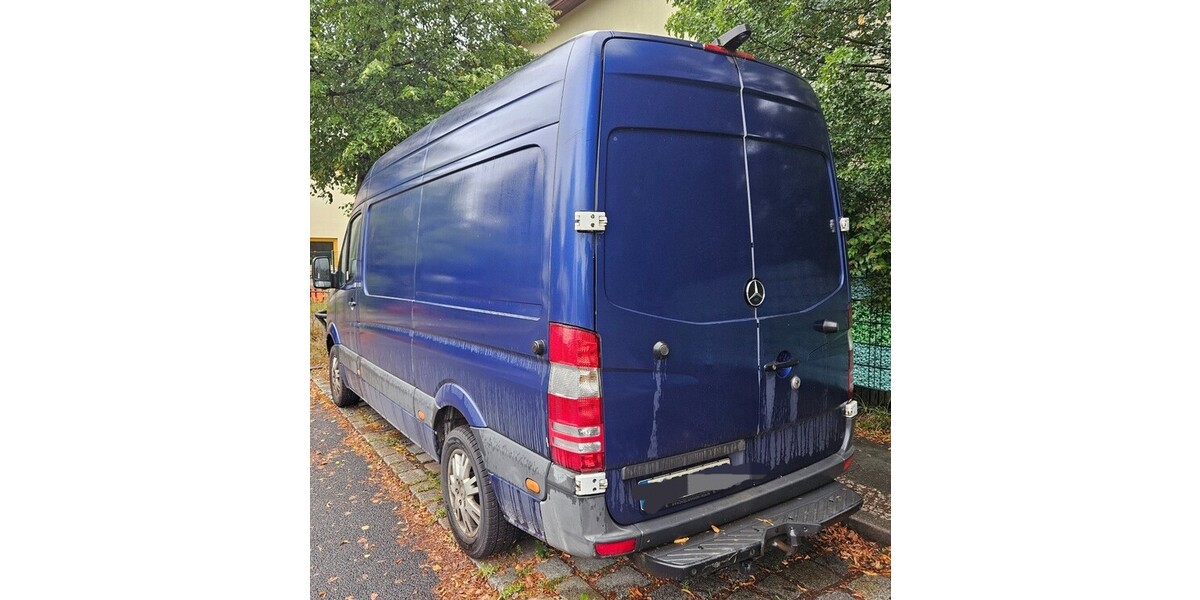 Mercedes-Benz Sprinter 3,5-T Kasten 321.100 km 7.497 &euro; Berlin 10178