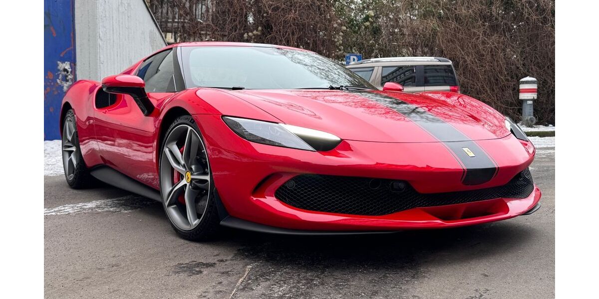 Ferrari 296 GTB 2.700 km 298.990 &euro; Berlin 10777