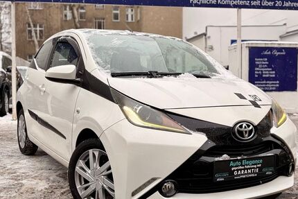 Toyota Aygo (X) 89.000 km 6.990 &euro; Berlin 10625