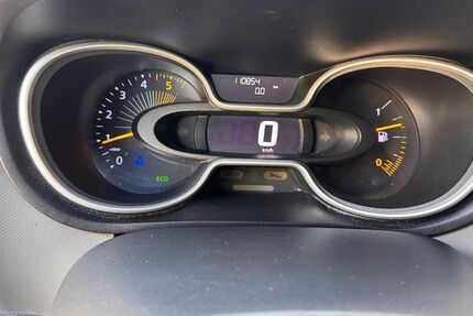 Renault Trafic 110.854 km 9.750 &euro; Berlin 12103