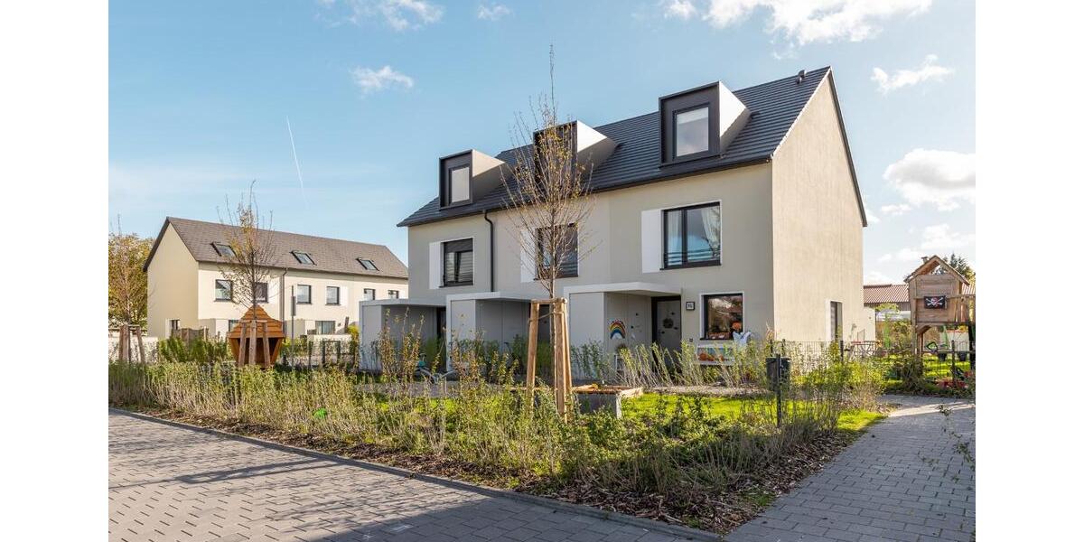 Modernes Familienhaus am Kanal – viel Platz & viel Grün 5 zimmer