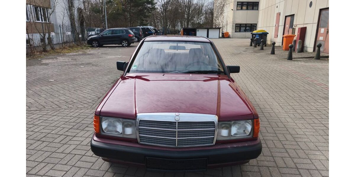 Mercedes-Benz 190 181.203 km 3.399 &euro; Berlin 12349
