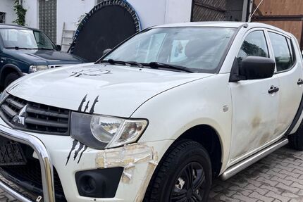 Mitsubishi L200 259.942 km 5.990 &euro; Berlin 14167