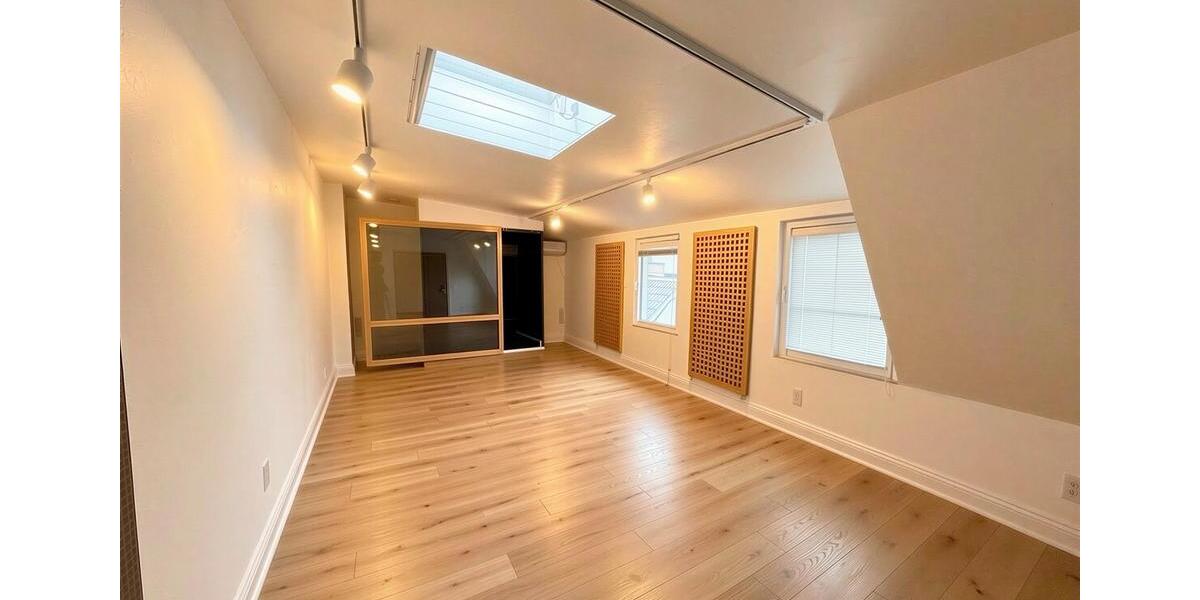 Dachgeschoßwohnung Berlin Steglitz-Zehlendorf - 2 Zimmer, 65 m&sup2;, 1.400&euro; | Angebot:25612063