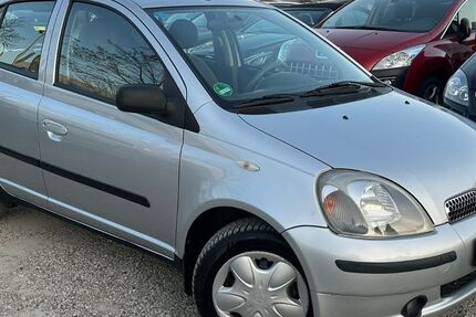 Toyota Yaris 62.478 km 3.690 € Berlin 13089