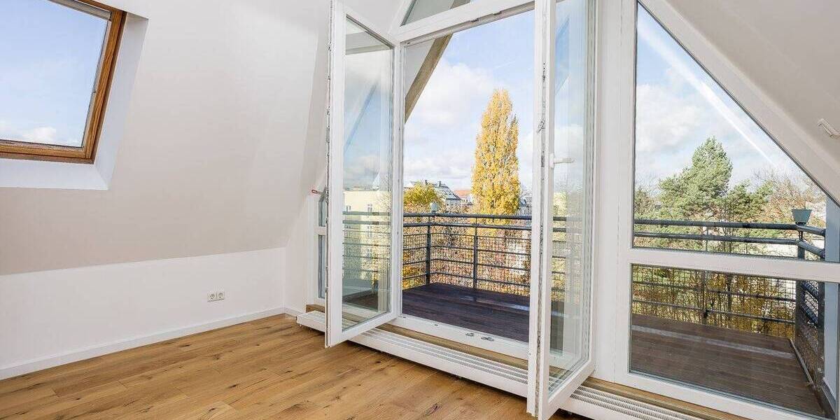 Bezugsfreie 2-Zimmer-Altbau-Dachgeschosswohnung nahe Brosepark 2 zimmer