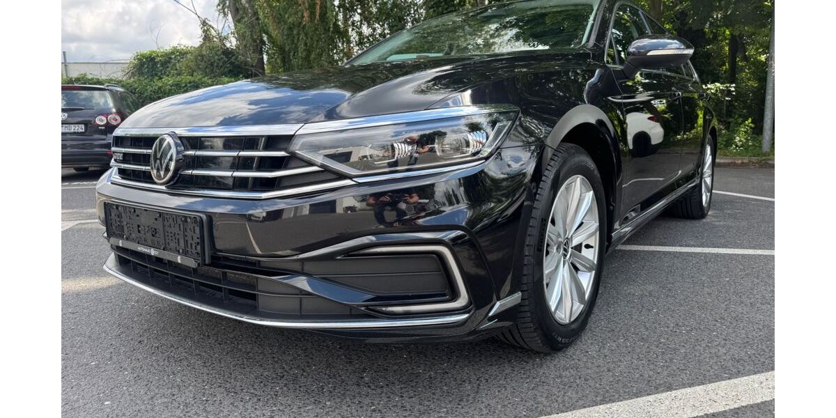 VW Passat 98.000 km 20.888 &euro; Berlin 13599