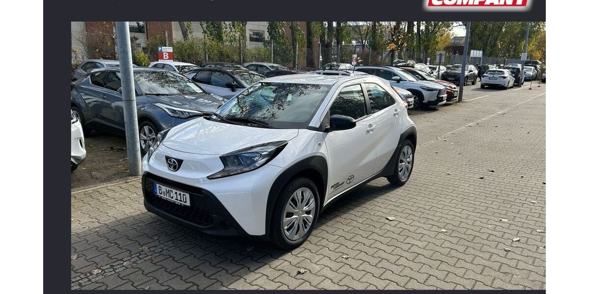 Toyota Aygo (X) 2.500 km 18.115 &euro; Berlin 13403