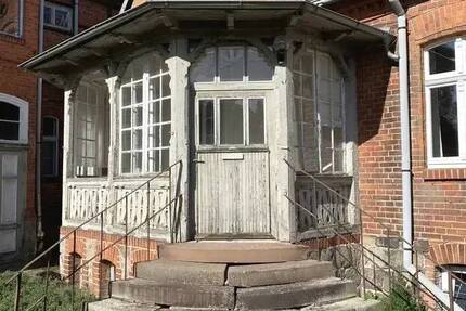 Ehemalige Kaiserliche Försterei, tolles Landhaus mit Stallungen und Wirtschaftsfläche, Teilbar - Erweiterbar