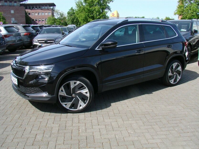 Skoda Karoq 2.0TDI Style 4x4 ACC Columbus Leder AHK 52.678 km 31.890 € Falkensee 14612
