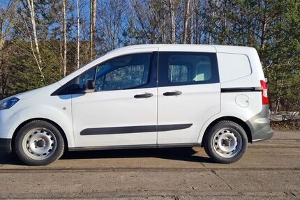 Ford Transit Courier 100.000 km 11.900 &euro; Berlin 13089