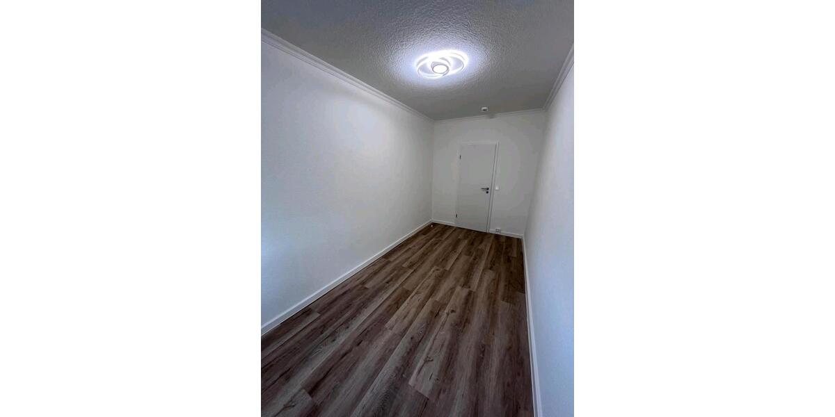 Hochparterre Berlin Treptow-Köpenick - 4 Zimmer, 80 m&sup2;, 1.699&euro; | Angebot:24507801