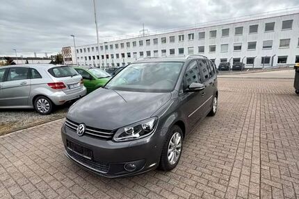 VW Touran 84.000 km 6.250 &euro; Berlin 10551