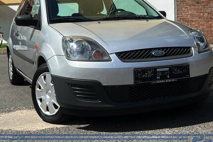 Ford Fiesta Ambiente 1.3*Radio/CD*AUX*Klima* 245.511 km 1.390 &euro; Berlin 13187
