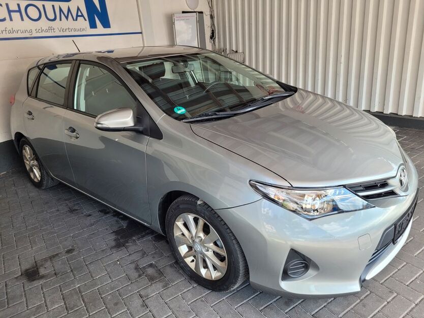 Toyota Auris 84.627 km 7.950 € Berlin 12277