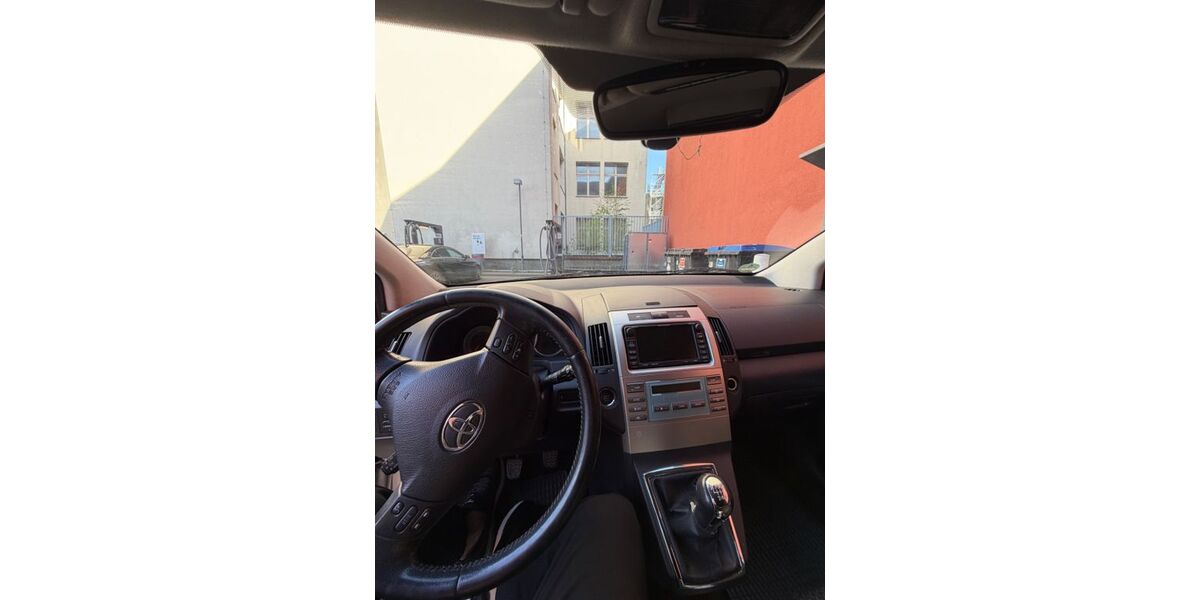 Toyota Verso 236.191 km 2.500 &euro; Berlin 10969