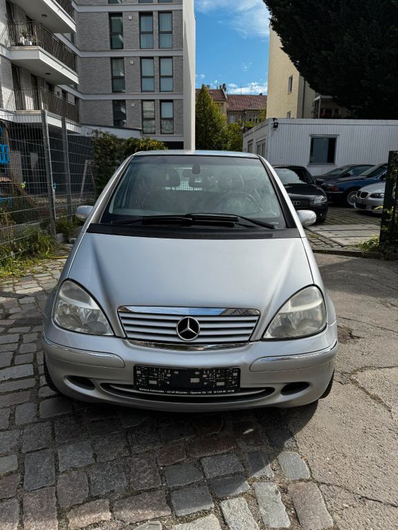 Mercedes-Benz A 190 156.000 km 1.999 € Berlin 13187
