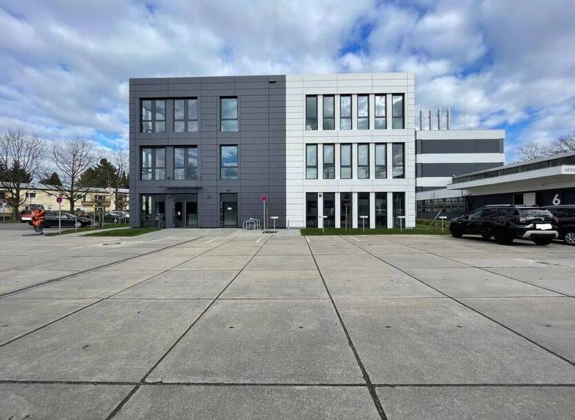 Bürohaus 1800m2 provisionsfrei in Berlin-Lichtenrade - All-in-Miete