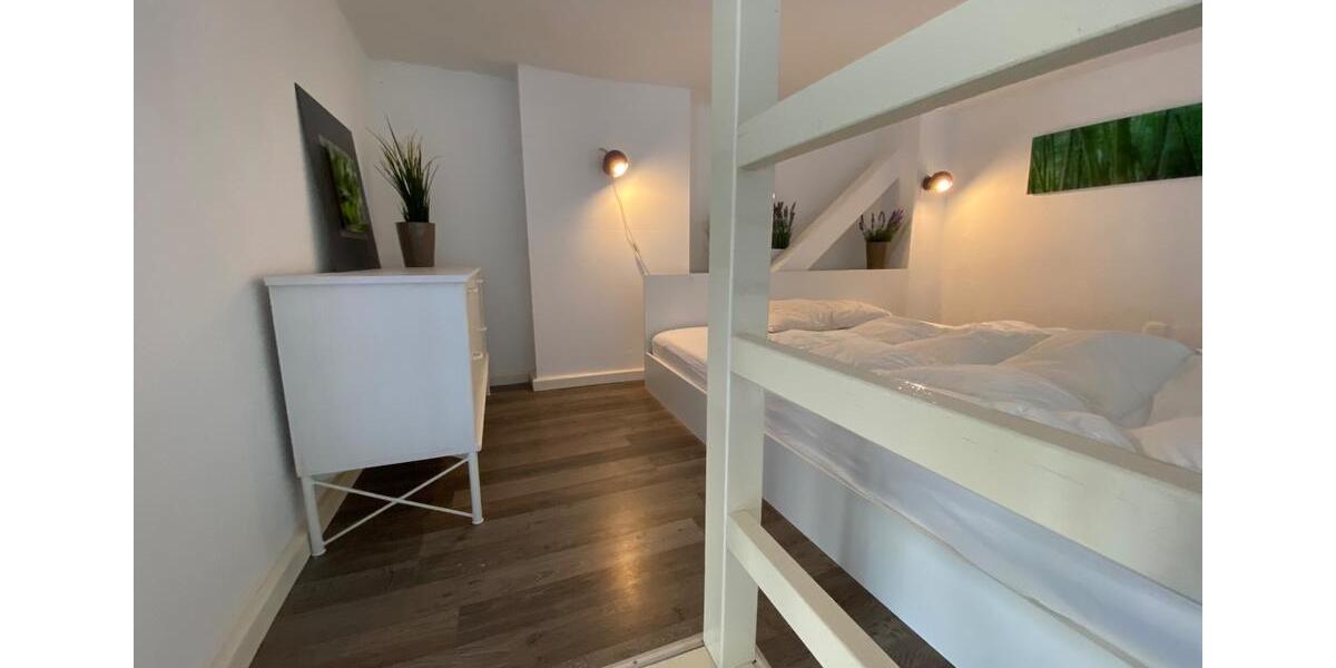 Etagenwohnung Berlin Friedrichshain-Kreuzberg - 2 Zimmer, 37 m&sup2;, 1.200&euro; | Angebot:26063617