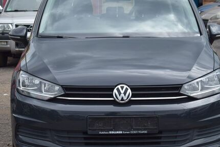 VW Touran 182.000 km 9.599 &euro; Berlin 13597
