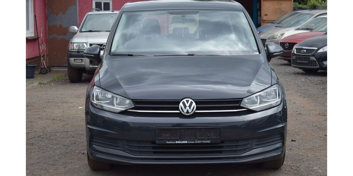 VW Touran 182.000 km 9.599 &euro; Berlin 13597