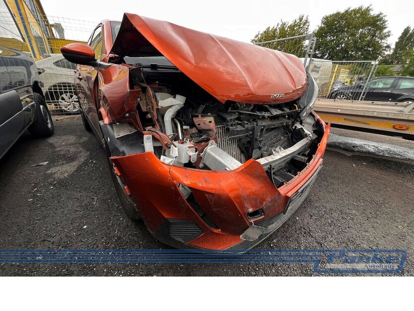 Peugeot 2008 1.2 PureTech 100 Active Pack*Unfall* 21.200 km 6.380 € Berlin 13187